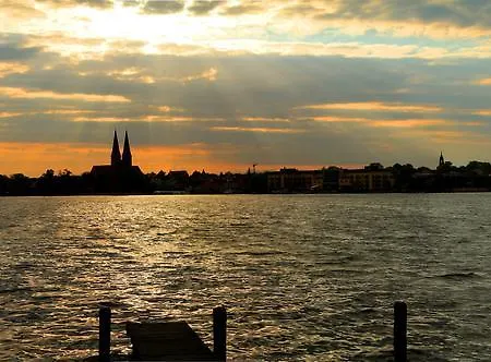 Дом отдыха Ferienhaus Sonnenschein Am See Нойруппин